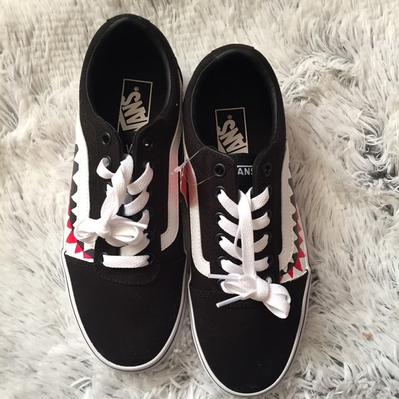 Custom Vans - Picture 3 of 5